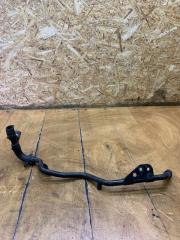 Фото запчасти патрубок системы охлаждения двигателя Land Rover Discovery 3 2007 контрактная запчасть Запчасть патрубок системы охлаждения двигателя Land Rover Discovery 3 2007