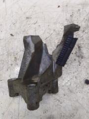 Запчасть кронштейн двигателя Peugeot 406 2002