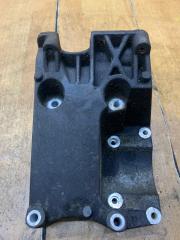 Запчасть кронштейн кондиционера Volvo V50 2006