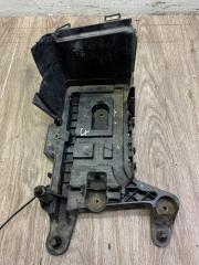 Запчасть полка аккумулятора Volkswagen Golf 5 2006