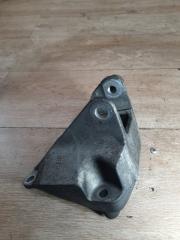 Кронштейн задний Nissan Qashqai 2008