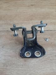 Запчасть петля двери задняя левая Mitsubishi Lancer 1.6 2004