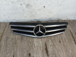 Решетка радиатора Mercedes C-Class 2005