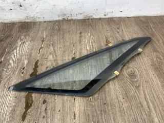 Запчасть форточка двери задняя правая Nissan Bluebird 1991