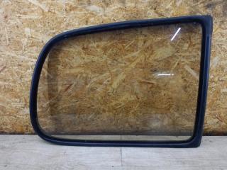 Стекло кузовное глухое заднее правое Nissan SERENA 1998
