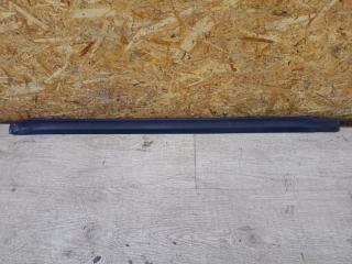 Молдинг стекла двери задний правый Nissan SERENA 1998