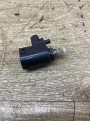 Запчасть датчик положения педали сцепления Toyota RAV4 2015