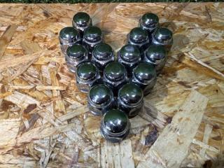 Гайка колесная Toyota Vitz 2015