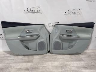 Обшивка боковой двери передняя Toyota Prius Alpha 2013