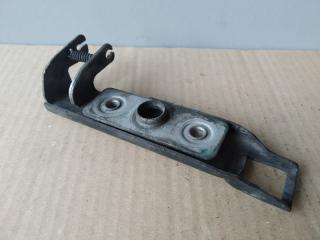 Фото запчасти замок капота Mercedes Sprinter контрактная запчасть Запчасть замок капота Mercedes Sprinter