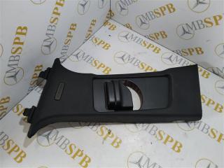 Запчасть обшивка стойки левая Mercedes C-class