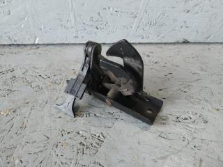 Запчасть крюк капота Mercedes S-class