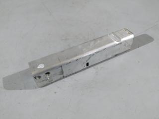 Запчасть кронштейн усилителя передний Mercedes E-class