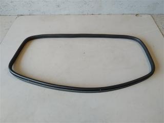 Запчасть уплотнитель стекла Chevrolet Tahoe