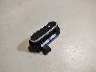 Кнопка подогрева сиденья передняя правая Mercedes CLA-class 2020 Б/У Кнопка подогрева сиденья передняя правая Mercedes CLA-class 2020