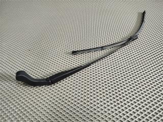 Поводок стеклоочистителя левый Mercedes GLA-class