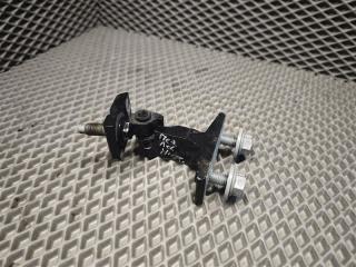 Петля двери передняя левая Mercedes CLA-class W118 M260 A1777200100 Б/У