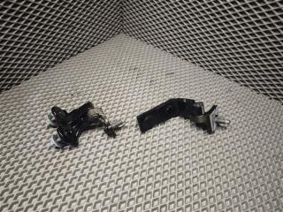 Петля двери Mercedes CLA-class W118 M260 A1777300202 Б/У