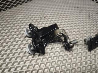 Петля двери CLA-class W118 M260