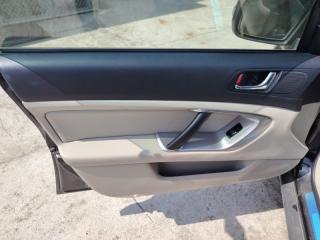 Обшивка двери передняя Subaru Outback 2006