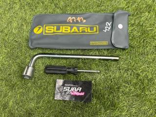 Набор инструментов в багажник Subaru Forester 2008
