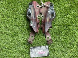 Петля капота Subaru Legacy 2009