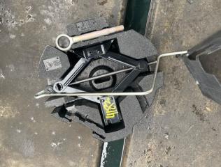 Набор инструментов в багажник Subaru Forester 2010