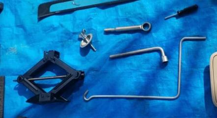 Набор инструментов в багажник Subaru Legacy 2006