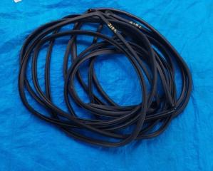 Уплотнительная резинка Subaru Impreza WRX STI 2009