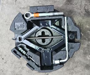 Набор инструментов в багажник Subaru Outback 2006