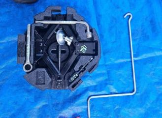 Набор инструментов в багажник Subaru Outback 2007