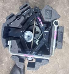 Набор инструментов в багажник Subaru Outback 2007