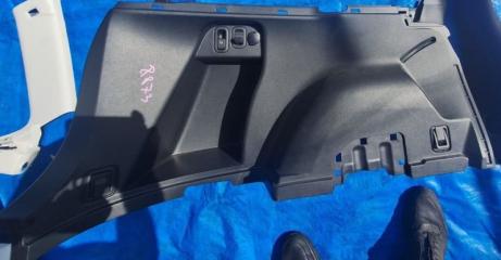 Обшивка багажника задняя левая Subaru Forester 2009 контрактная Обшивка багажника задняя левая Subaru Forester 2009