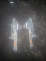 Петля капота Subaru Forester 2010