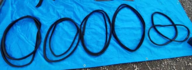 Уплотнительная резинка Subaru Legacy 2003