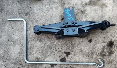 Домкрат Subaru Forester 2008