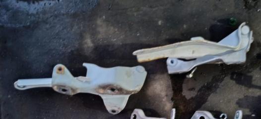 Петля капота Subaru Forester 2008