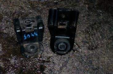 Крепление радиатора Subaru Forester 2008