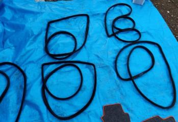 Уплотнительная резинка Subaru Forester 2008