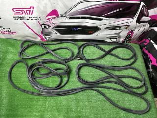 Уплотнительная резинка Subaru Outback 2010