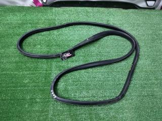 Уплотнительная резинка Subaru Legacy 2011