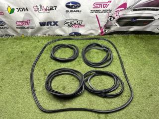 Уплотнительная резинка Subaru Outback 2007