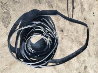 Уплотнительная резинка Subaru Outback 2010