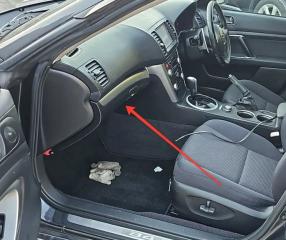 Бардачок Subaru Legacy 2006