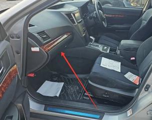 Бардачок Subaru Outback 2010
