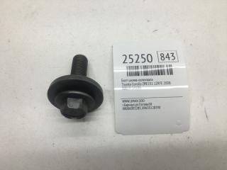 Фото запчасти болт шкива коленвала Toyota Corolla 2008 Б/У запчасть Запчасть болт шкива коленвала Toyota Corolla 2008