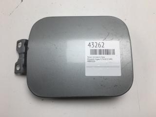 Фото запчасти лючок топливного бака Mitsubishi Sigma 1991 Б/У запчасть Запчасть лючок топливного бака Mitsubishi Sigma 1991
