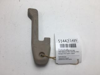 Накладка задняя правая Toyota Ipsum 2000 Б/У Накладка задняя правая Toyota Ipsum 2000