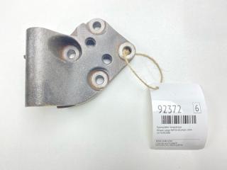 Запчасть кронштейн генератора Nissan Largo 1994