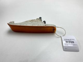 Повторитель поворота левый Nissan Vanette Serena 1991